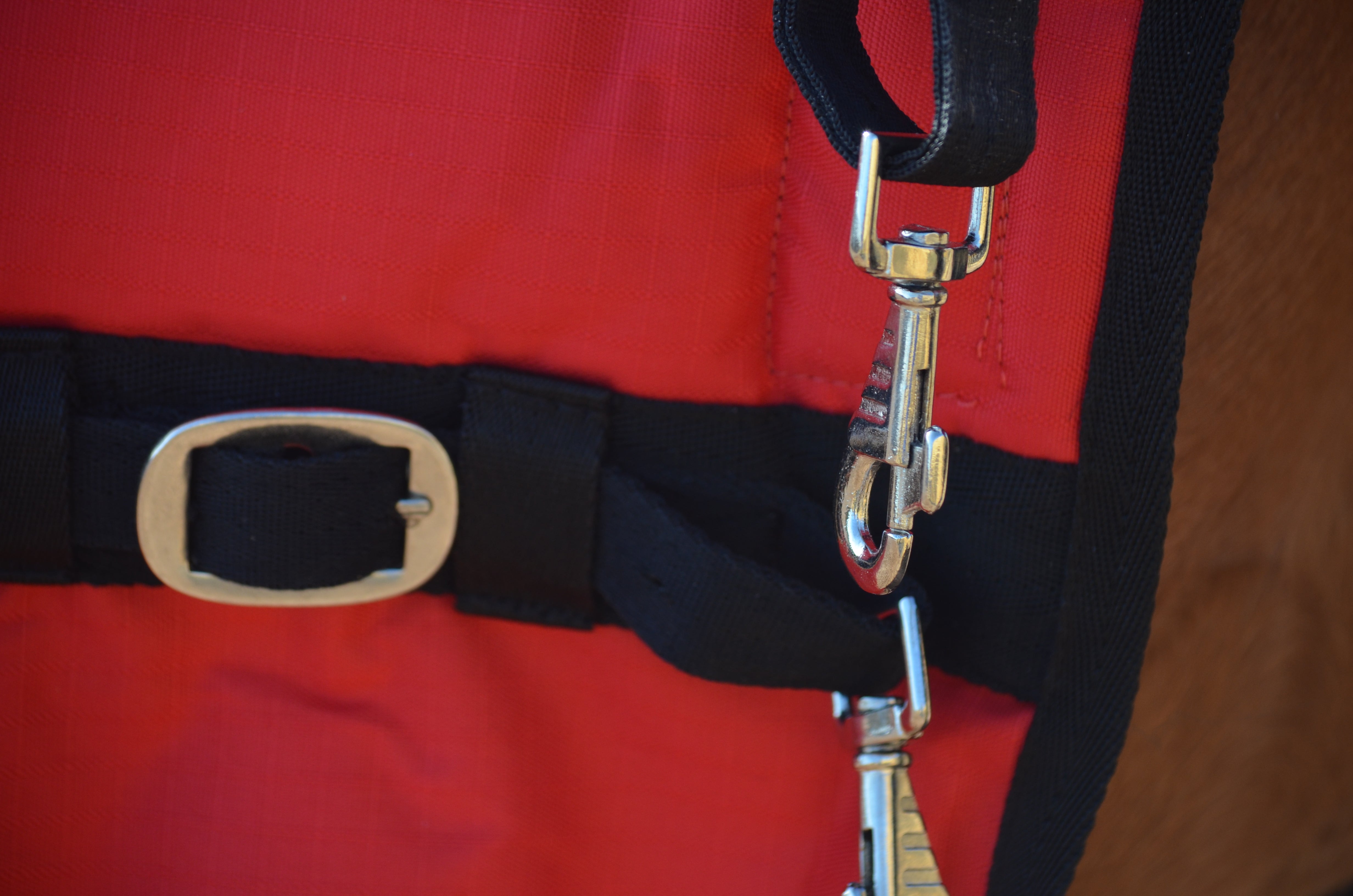Heavyweight Combo 600D Denier Turnout Rug 350g Fill Red Back View - Turner Equestrian