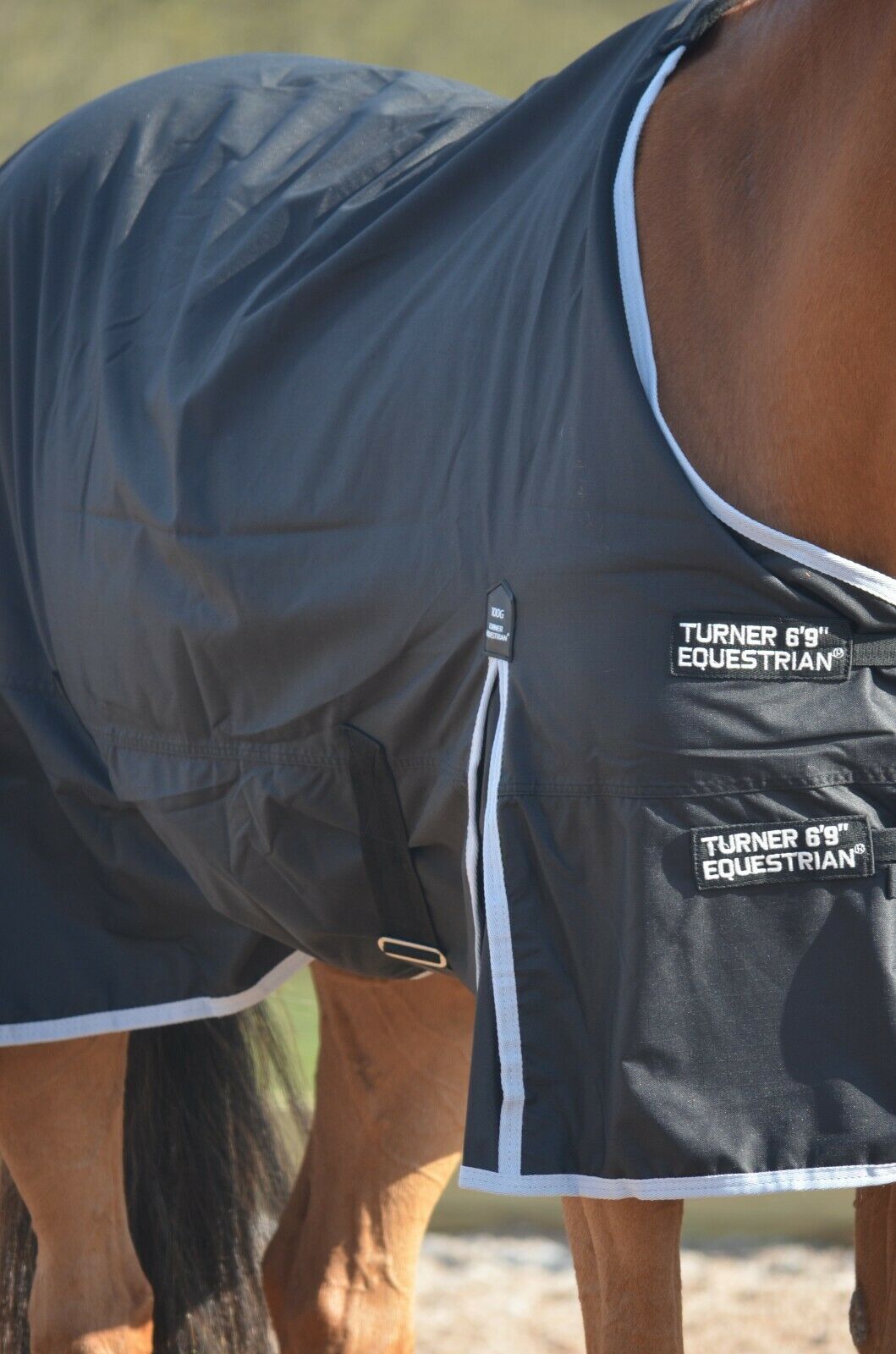 Lightweight 600D and 1200D Turnout Rug 100g Fill Black