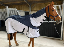 Load image into Gallery viewer, Hybrid Fly &amp; Showerproof Mesh Sheet Turnout Rug - 600d Ripstop 0g Fill Upper Lining